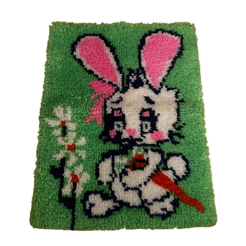 Vintage MCM Latch Hook‎ Rug Retro Bunny Wall Hanging Art Easter Decor 18 X 24